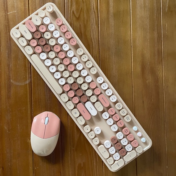 Colorful, Aesthetic Wireless Keyboard & Mouse Set for Gaming, Mac, PC - Milk Tea - Picture 1 of 4